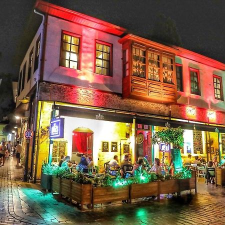 Lords Hostel & Pub Анталия Екстериор снимка