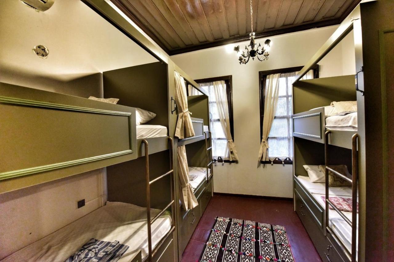 Lords Hostel & Pub Анталия Екстериор снимка