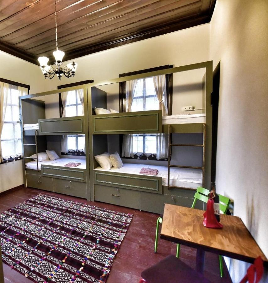 Lords Hostel & Pub Анталия Екстериор снимка